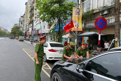 Xử lý nghiêm ô tô dừng, đỗ tại các điểm dừng chờ xe buýt