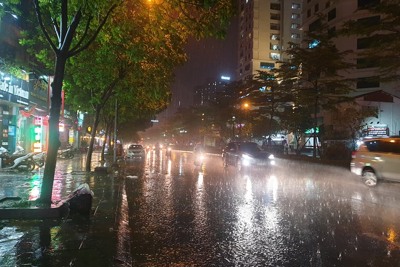 Hà Nội xuất hiện mưa to giải nhiệt