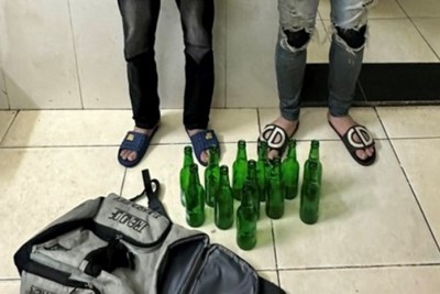 Ngăn chặn hai nam thanh niên mang theo hàng chục vỏ chai bia đi đánh nhau