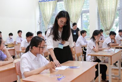 Đắk Lắk: khoảng 7.000 học sinh không được học THPT hệ công lập