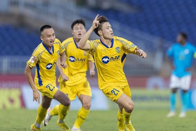 V-League 2023/2024: Hà Nội FC mất ngôi Á quân, Hà Tĩnh phải đá play-off