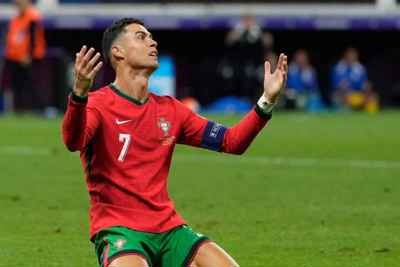 EURO 2024: Tranh cãi về số phận Ronaldo trong trận quyết đấu với Pháp sắp tới