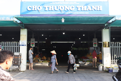 Hiệu quả mô hình chợ văn minh thương mại, an toàn thực phẩm ở Long Biên