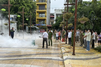 Tây Hồ đẩy mạnh tuyên truyền PCCC cho các tiểu thương, hộ kinh doanh