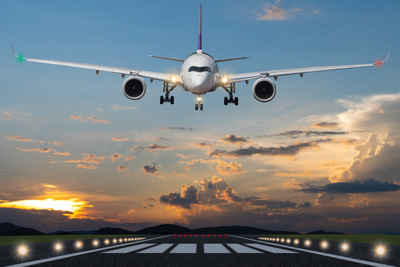Lợi nhuận giảm trong quý II, một cổ phiếu hàng không liên tục giảm sàn