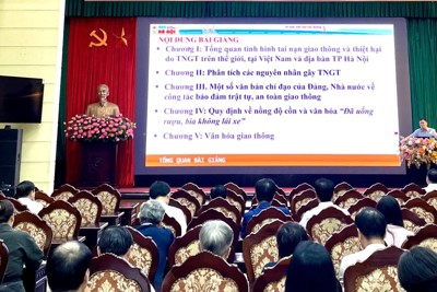 Hà Nội: tuyên truyền cho cán bộ, người dân về văn hóa giao thông an toàn