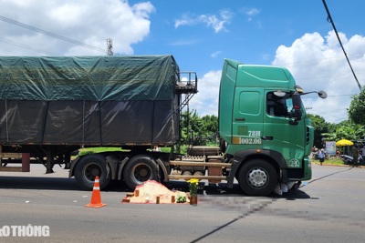 Tai nạn giao thông mới nhất 1/8/2024: tử vong khi đi vào điểm mù xe tải