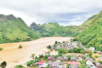 Lũ cuồn cuộn đổ về, 12 địa phương Bắc Bộ đối diện nguy cơ lũ quét