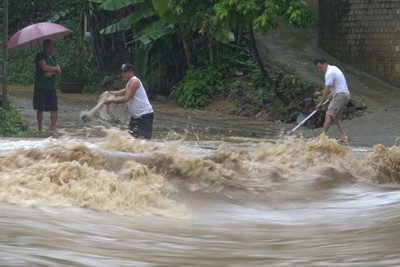 Miền Bắc tiếp tục đối mặt với nguy cơ lũ và sạt lở đất