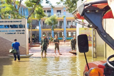 Xã Nam Phương Tiến, tổng vệ sinh trường học, trạm y tế sau khi nước rút