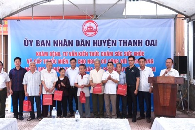 Huyện Thanh Oai: khám bệnh, cấp thuốc miễn phí cho 273 người có công 