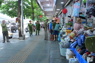 Chốt trực tại những “điểm nóng” để kịp thời phát hiện, xử lý nghiêm vi phạm