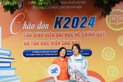 Trường Đại học Thủ đô Hà Nội đón chào tân sinh viên nhập học