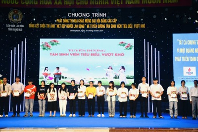 Quảng Ngãi tuyên dương 300 sinh viên tiêu biểu, vượt khó