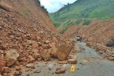 Mưa lớn kéo dài, 11 địa phương đối diện lũ quét, sạt lở, sụt lún đất