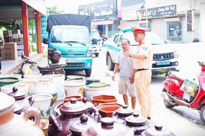 Huyện Ba Vì quyết liệt xử lý nghiêm vi phạm trật tự đô thị dịp 2/9