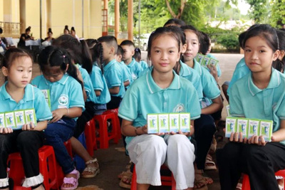 Những món quà ý nghĩa trao tặng học sinh vùng lũ Sơn La