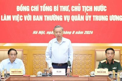 Tổng Bí thư, Chủ tịch nước: Quân đội phải được quan tâm xây dựng vững mạnh