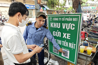 Gửi xe “một chạm” ở Thủ đô:  Lợi ích nhiều bên