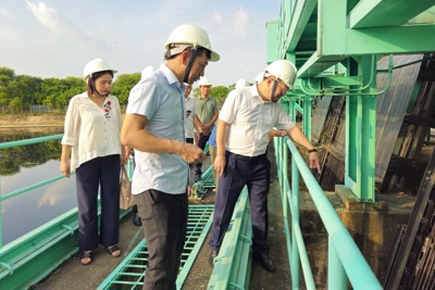 Ứng trực 100% nhân lực, máy móc phòng chống úng ngập do bão số 3