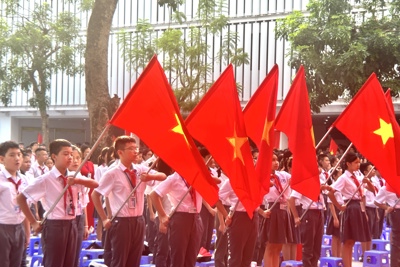 Quận Tây Hồ: các em học sinh hân hoan chào năm học mới