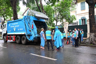 Huy động tối đa nhân lực dọn dẹp vệ sinh môi trường sau bão số 3