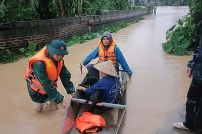 Bắc Giang huy động cán bộ, chiến sĩ, dân quân tự vệ giúp dân sau bão