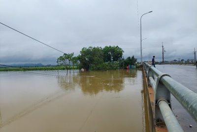 Huyện Chương Mỹ: lũ rừng ngang lên nhanh, 21 thôn, xóm đã bị ngập nước