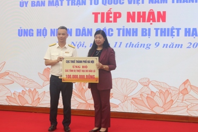 Ngành Thuế Hà Nội chung tay ủng hộ đồng bào thiệt hại do bão số 3