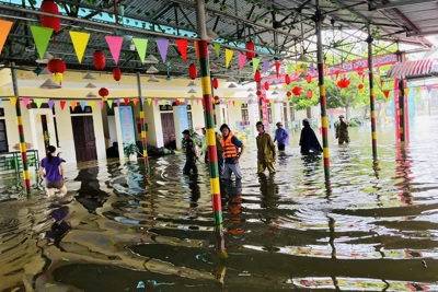 Hà Nội: Thời tiết tạnh ráo, học sinh nhiều nơi vẫn chưa thể đến trường