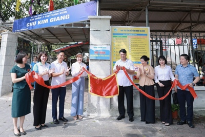 Quận Thanh Xuân ra mắt mô hình “Chợ văn minh, an toàn, hiệu quả”