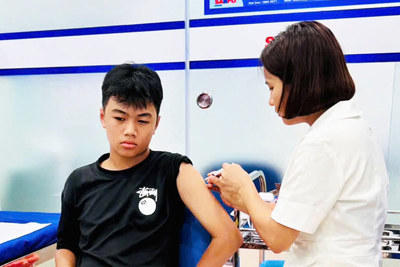 Người dân vùng lũ sẽ được tiêm miễn phí vaccine uốn ván