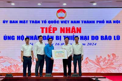 Hà Nội: tiếp nhận 61,461 tỷ đồng ủng hộ đồng bào bị thiệt hại do bão lũ