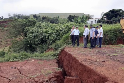 Đường Hồ Chí Minh qua tỉnh Đắk Nông bị sạt lở, sụt lún