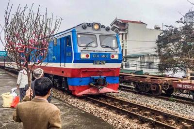 Mở bán sớm vé tàu Tết Ất Tỵ 2025 từ tháng 10, không bán ghế phụ