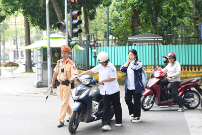 CSGT toàn quốc tăng cường xử lý học sinh vi phạm luật giao thông