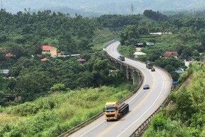 Cần thiết mở rộng cao tốc Yên Bái - Lào Cai lên 4 làn xe