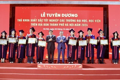 Tuyên dương 100 thủ khoa xuất sắc năm 2024: bồi dưỡng và phát huy tài năng trẻ