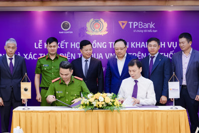 TPBank và Trung tâm RAR ký kết triển khai Định danh và xác thực điện tử