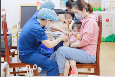 Hà Nội ngày đầu triển khai chiến dịch tiêm vaccine sởi thuận lợi, an toàn