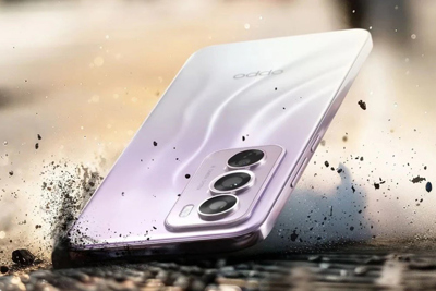 OPPO Reno 13 Pro sở hữu màn hình cong tràn cạnh