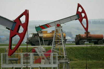 Phản ứng của thị trường dầu sau khi OPEC+ hoãn kế hoạch tăng sản lượng