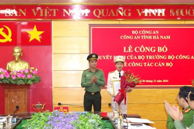  Hà Nam công bố quyết định về công tác cán bộ