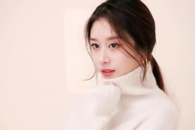 Jiyeon của T-ara đối diện "cuồng phong" từ dân mạng