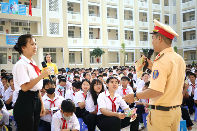 Tăng cường trách nhiệm bảo đảm trật tự ATGT cho lứa tuổi học sinh 