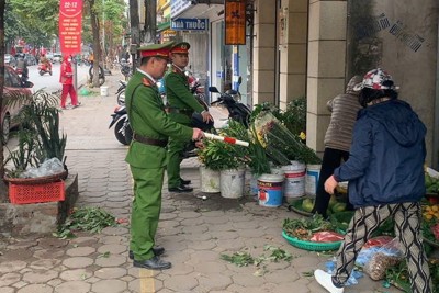 Quận Hai Bà Trưng: các phường cao điểm ra quân bảo đảm trật tự đô thị