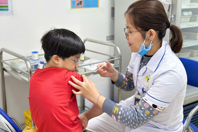 Hà Nội tiếp tục tiêm vaccine sởi cho trẻ từ 1 đến 5 tuổi