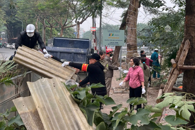 Cầu Giấy nỗ lực đảm bảo vệ sinh môi trường dọc sông Tô Lịch