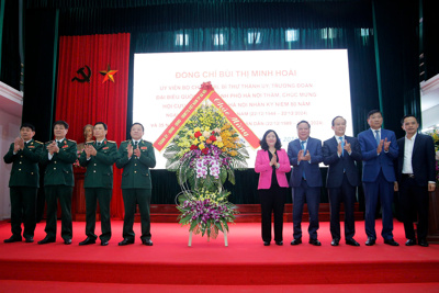 Bí thư Thành ủy chúc mừng cán bộ, chiến sĩ, lực lượng vũ trang Thủ đô