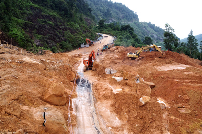 Đèo Khánh Lê đang khắc phục sạt lở, Khánh Hòa sắp đón mưa lớn 3 ngày